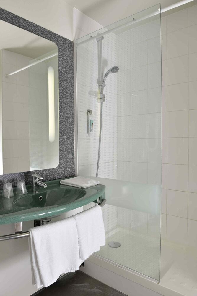 Отель Ibis Angouleme Nord Champniers  Экстерьер фото