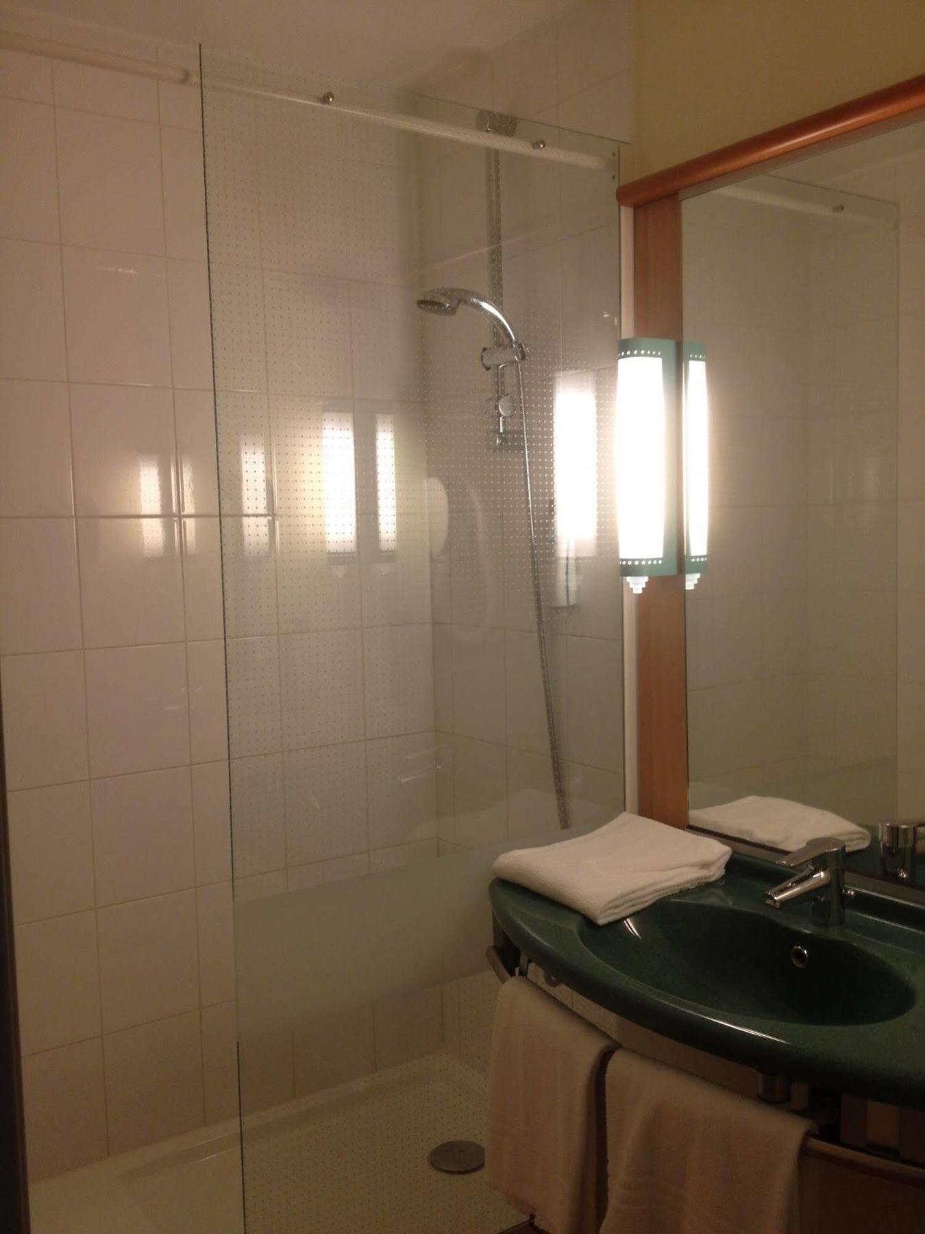 Отель Ibis Angouleme Nord Champniers  Экстерьер фото